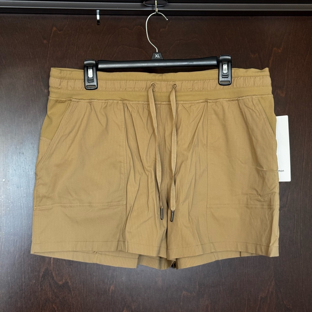 lululemon Dance Studio High-Rise Short 3.5”